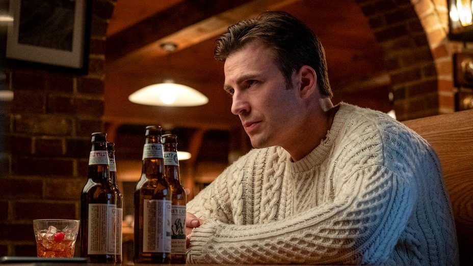 Chris Evans wearing a cabled sweater in the movie Knives Out